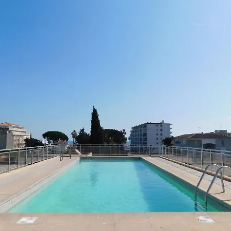 Appartement Studio Golfe Marine Avec Piscine Et Parking Vallauris