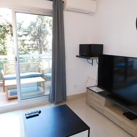 Appartement Studio Golfe Marine Avec Piscine Et Parking Vallauris