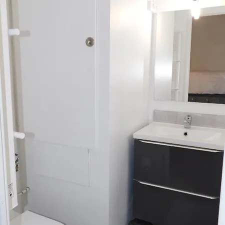 Studio Golfe Marine Avec Piscine Et Parking Vallauris